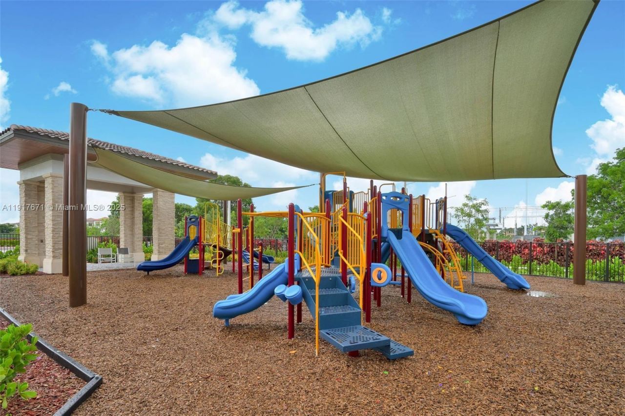 7915 NW 104th Ave, Unit 24, Doral, FL 33178 Photo