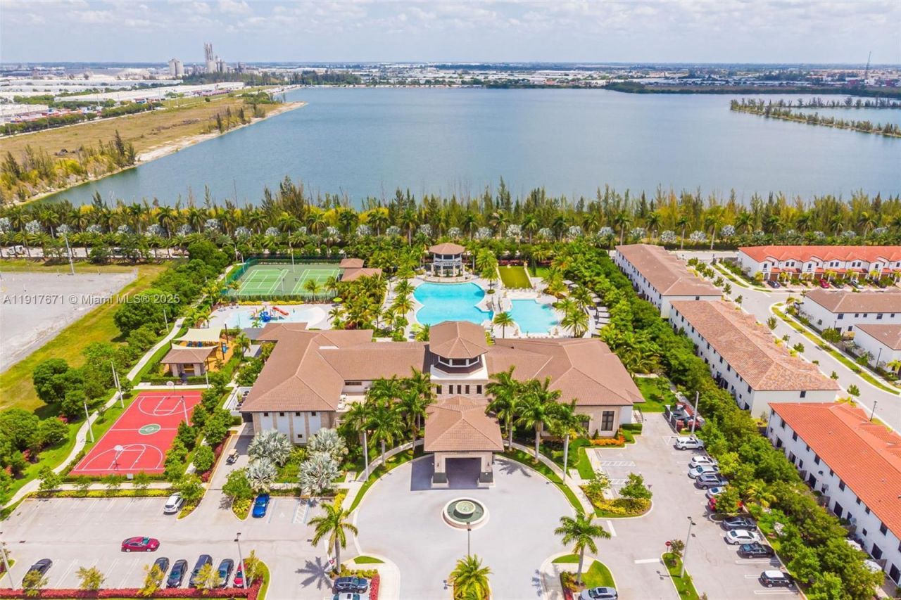 7915 NW 104th Ave, Unit 24, Doral, FL 33178 Photo