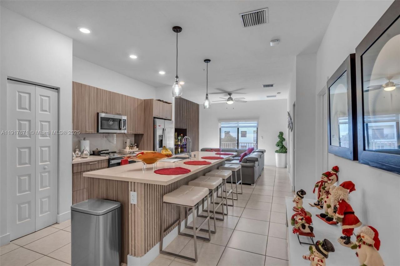 7915 NW 104th Ave, Unit 24, Doral, FL 33178 Photo