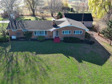 2000 Maple Road, Wilson, NY 14172