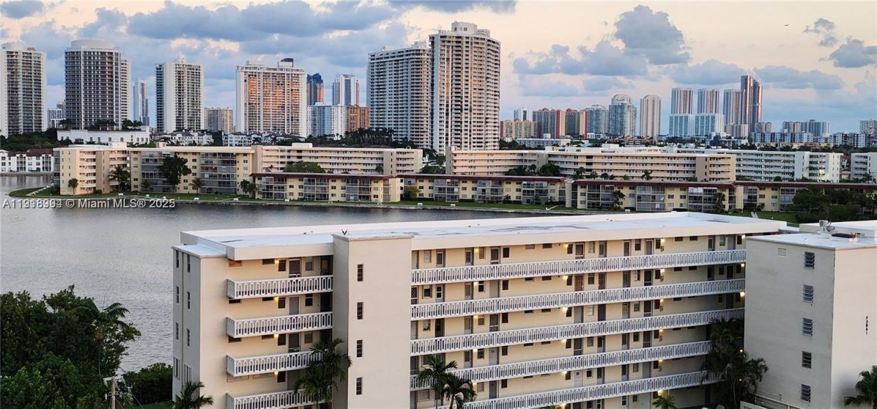 18021 Biscayne Blvd, Unit 903, Aventura, FL 33160 Photo