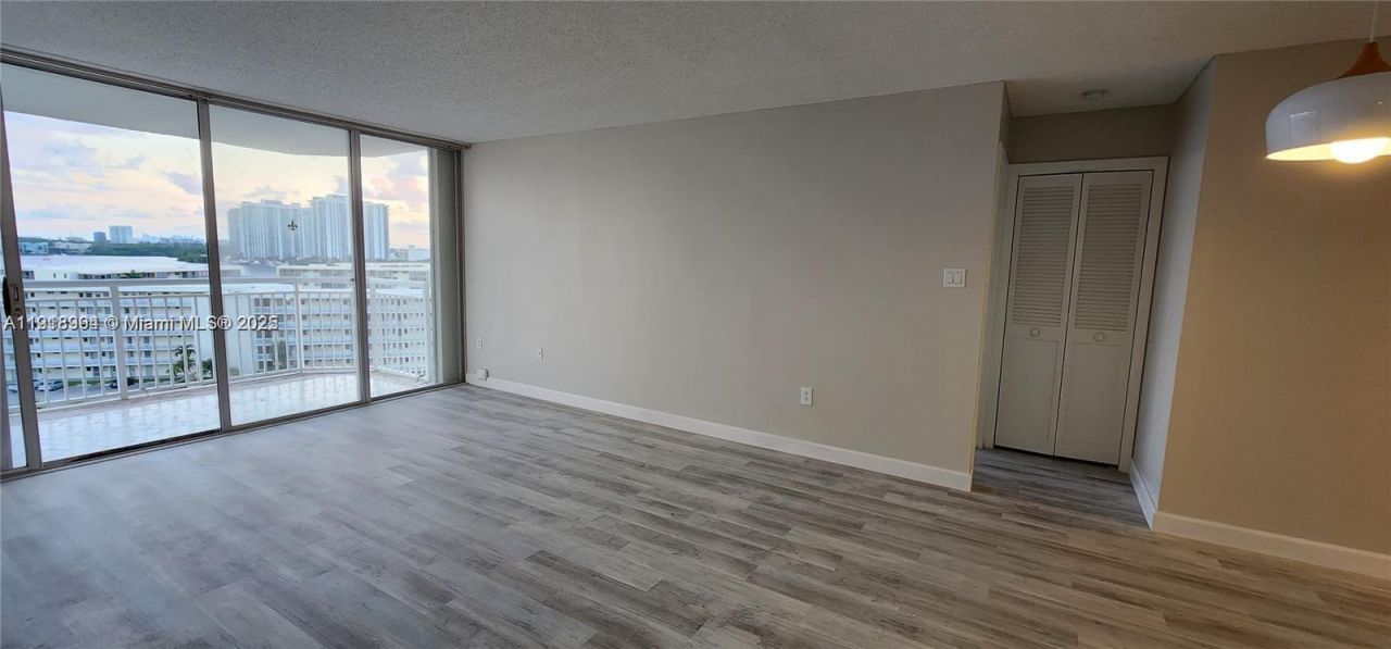 18021 Biscayne Blvd, Unit 903, Aventura, FL 33160 Photo