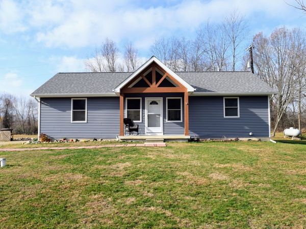 14888 S State Road, Perry, MI 48872