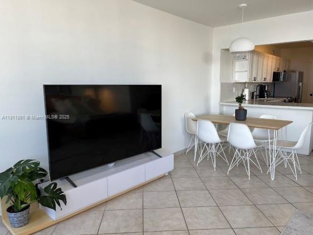 100 Lincoln Rd, Unit 604, Miami Beach, FL 33139 Photo