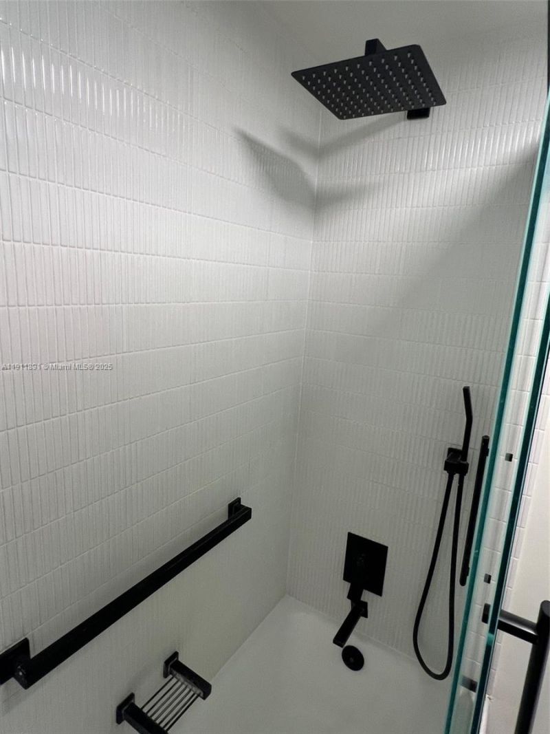 100 Lincoln Rd, Unit 604, Miami Beach, FL 33139 Photo