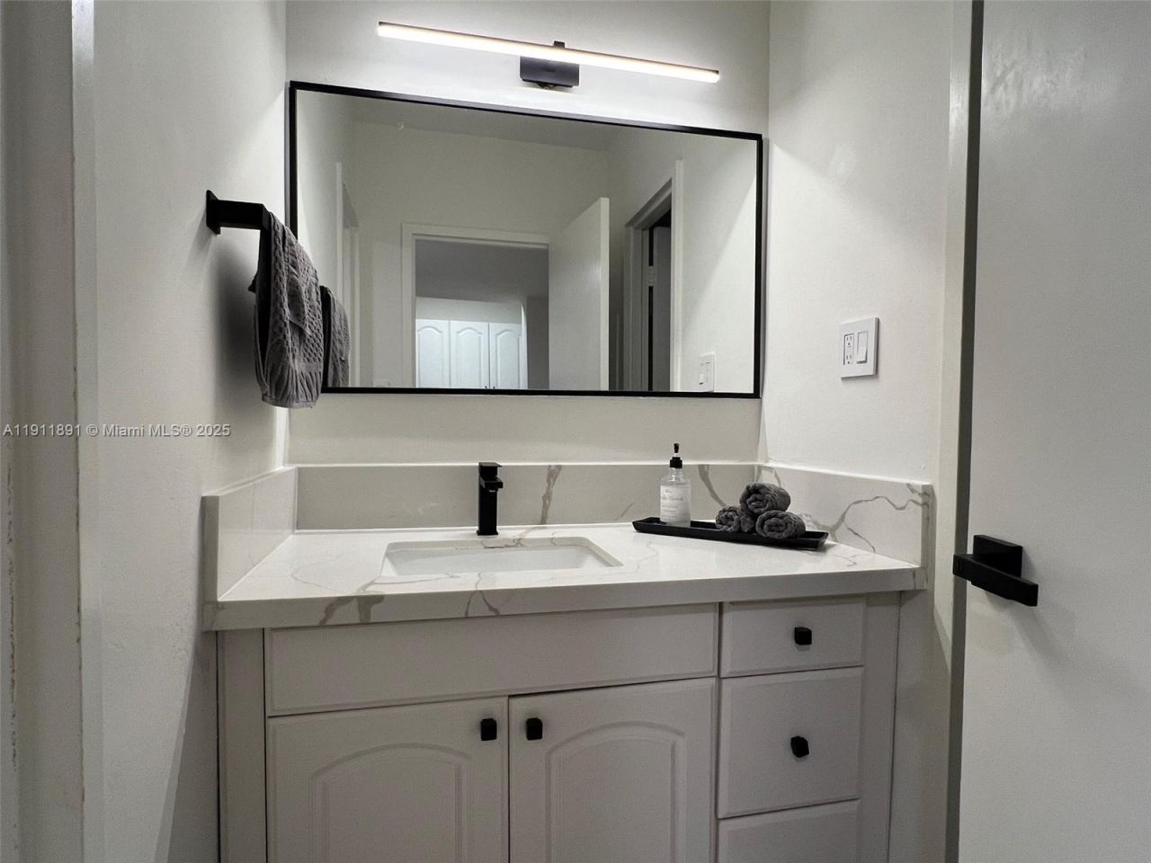 100 Lincoln Rd, Unit 604, Miami Beach, FL 33139 Photo