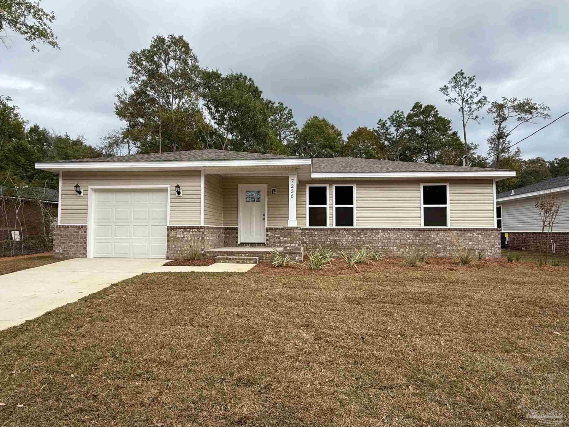 7236 Par Ln, Milton, FL 32570 Main Photo