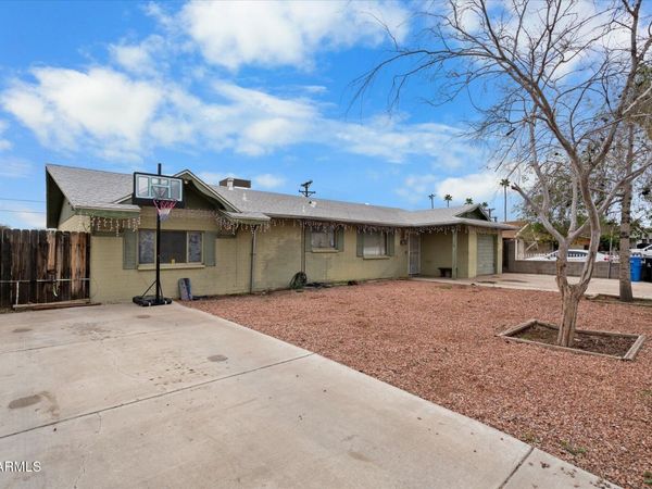 5423 W EARLL Drive, Phoenix, AZ 85031