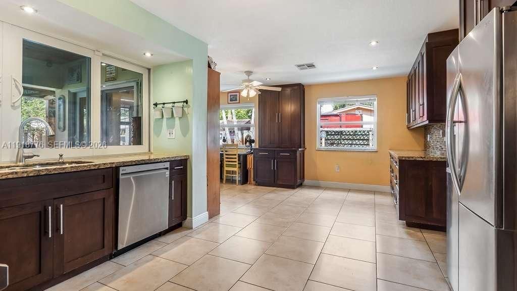 4903 SW 90th Ter, Cooper City, FL 33328 Photo
