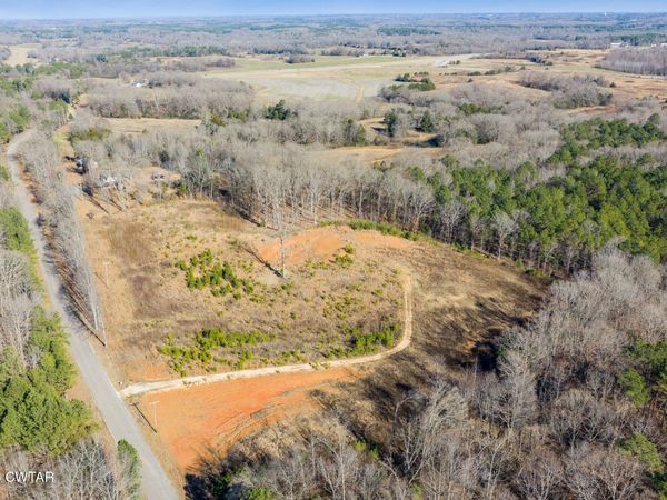 709 Broadway Road N, Lexington, TN 38351