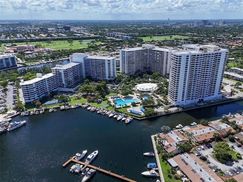 2500 Parkview Drive, Unit 403, Hallandale Beach, FL 33009 Photo