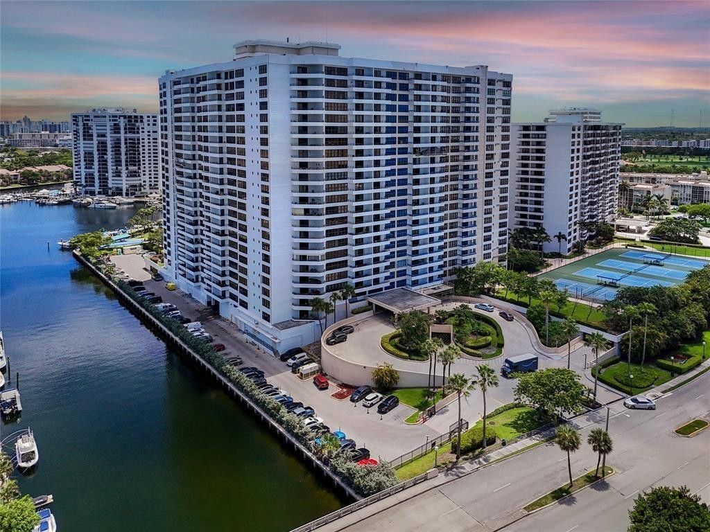 2500 Parkview Drive, Unit 403, Hallandale Beach, FL 33009 Photo