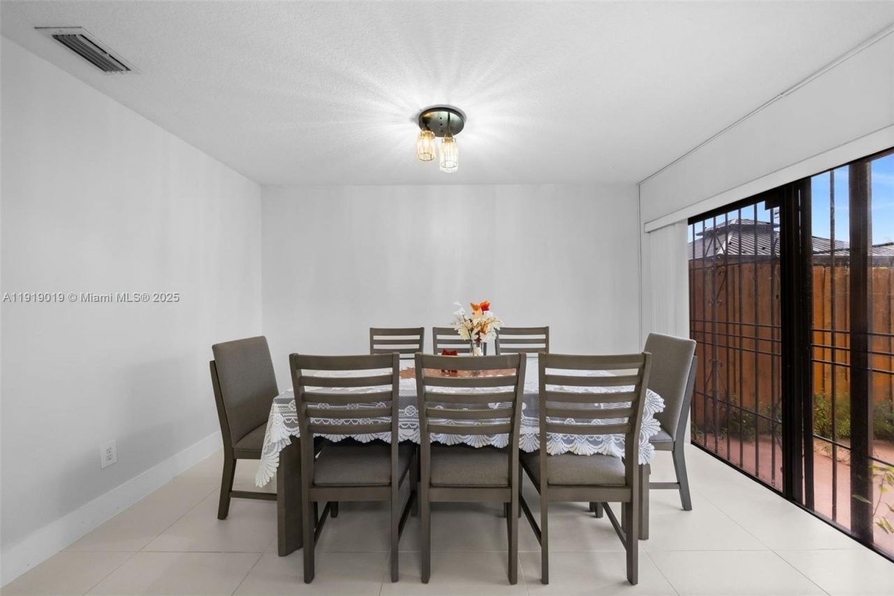 10936 NW 7th St, Unit 1003, Miami, FL 33172 Photo