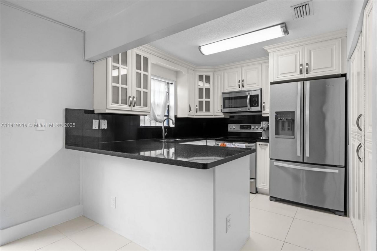 10936 NW 7th St, Unit 1003, Miami, FL 33172 Photo