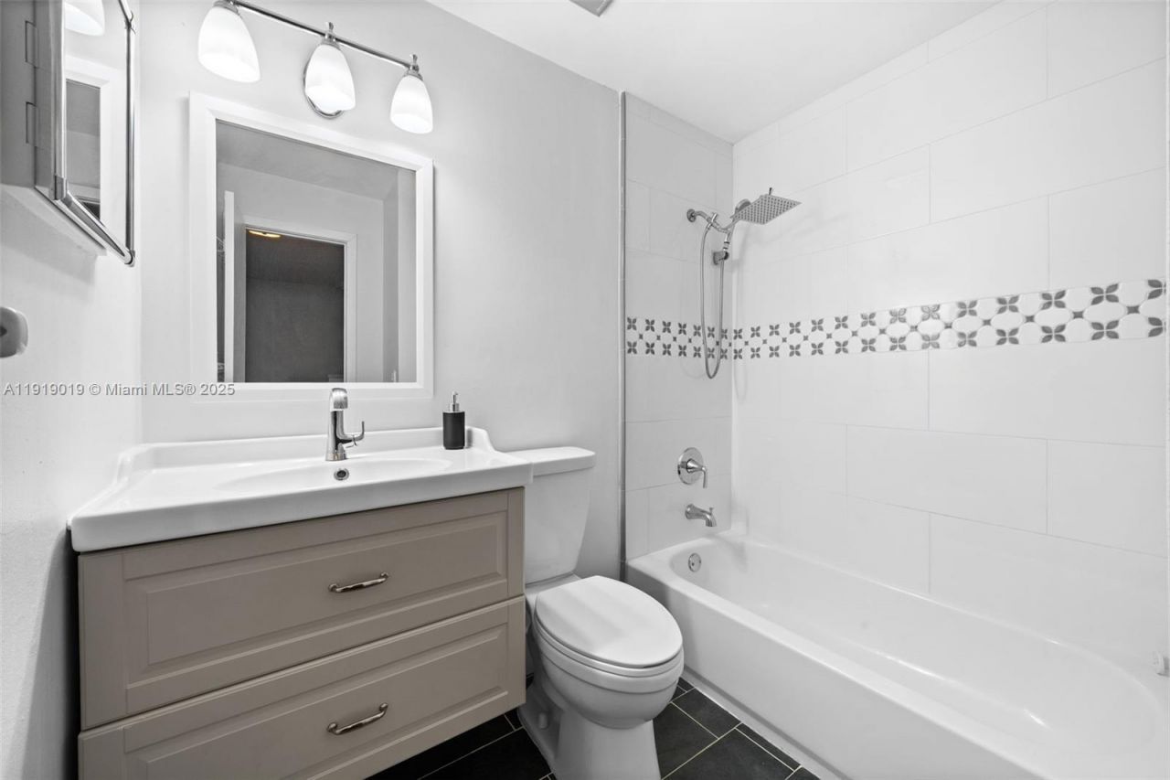 10936 NW 7th St, Unit 1003, Miami, FL 33172 Photo