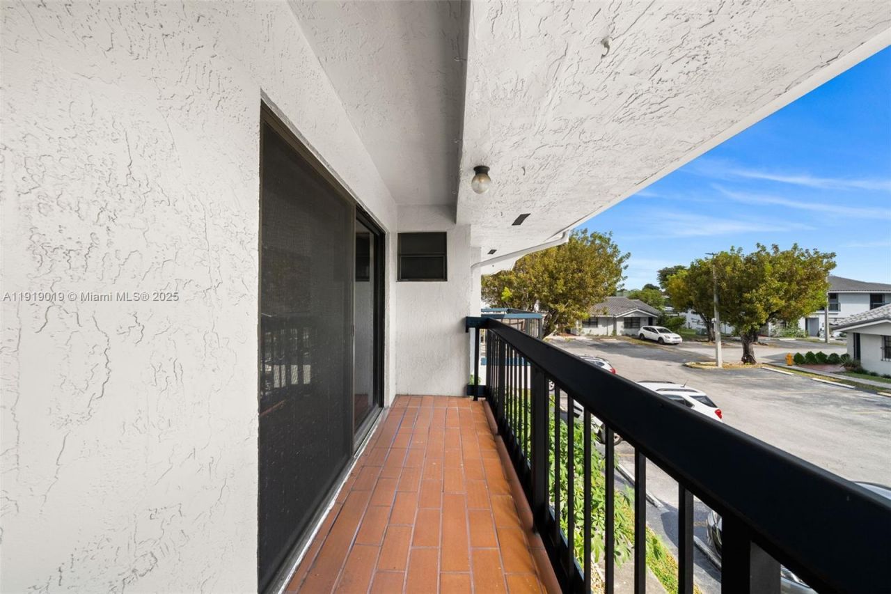 10936 NW 7th St, Unit 1003, Miami, FL 33172 Photo