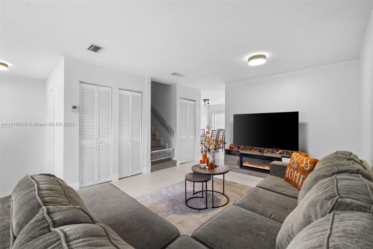 10936 NW 7th St, Unit 1003, Miami, FL 33172 Photo