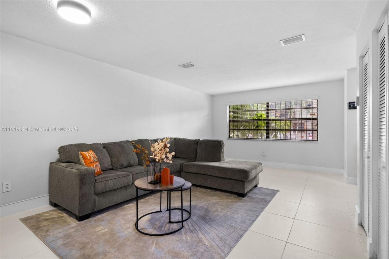 10936 NW 7th St, Unit 1003, Miami, FL 33172 Photo