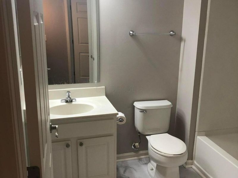 5536 Cedar, Unit 5536A, Columbus, OH 43228 Photo 17