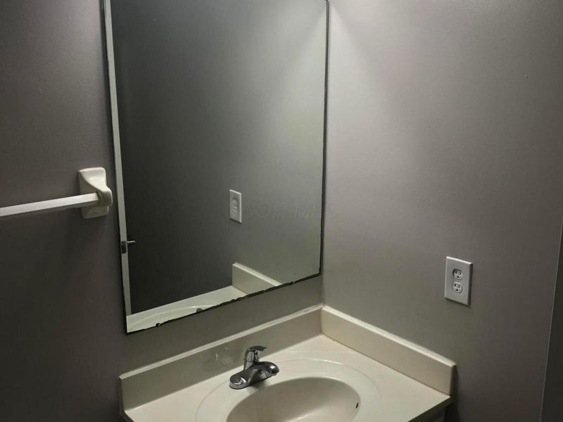 5536 Cedar, Unit 5536A, Columbus, OH 43228 Photo 23