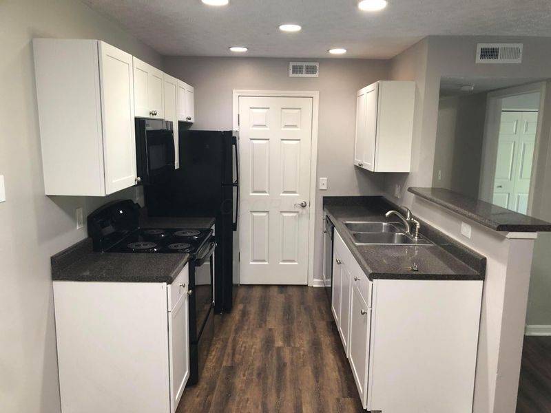 5536 Cedar, Unit 5536A, Columbus, OH 43228 Photo 6