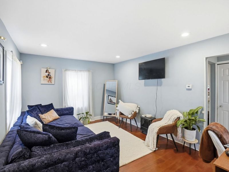 871 Ruby Avenue, Columbus, OH 43227 Photo 3