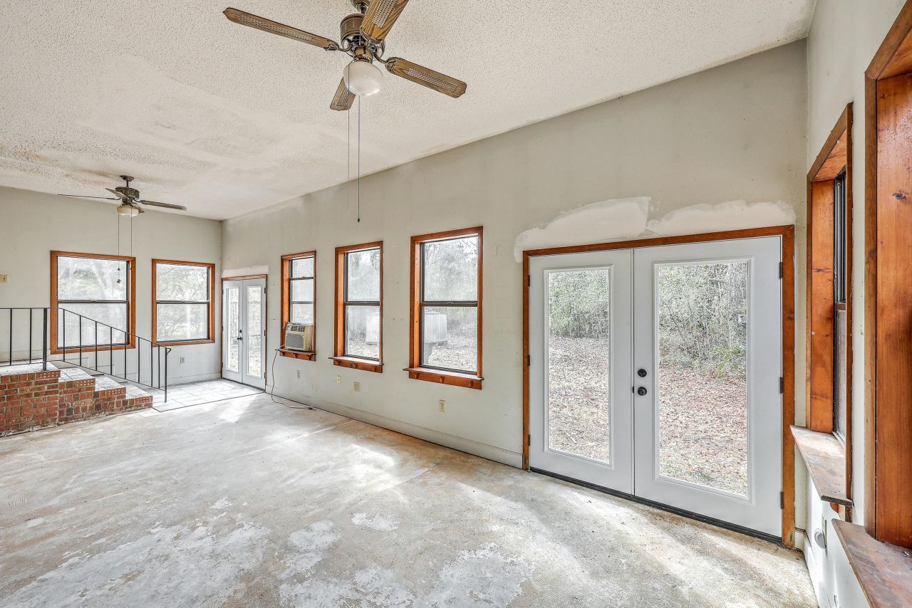 1218 Dennis Boulevard Photo 10