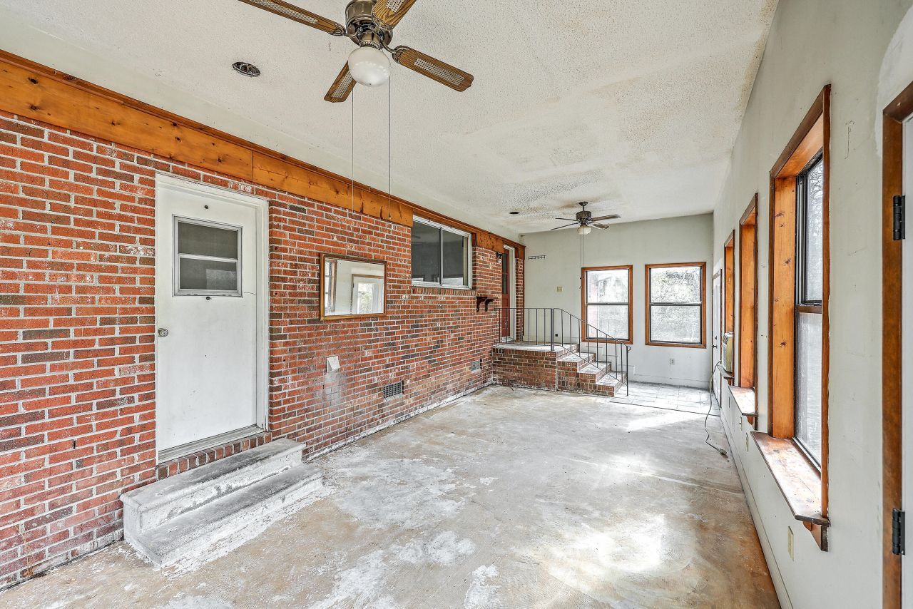 1218 Dennis Boulevard Photo 11