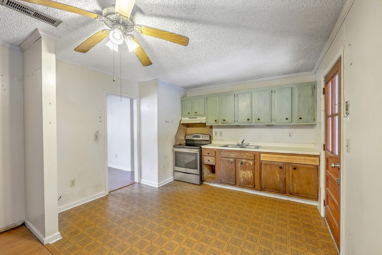 1218 Dennis Boulevard Photo 17