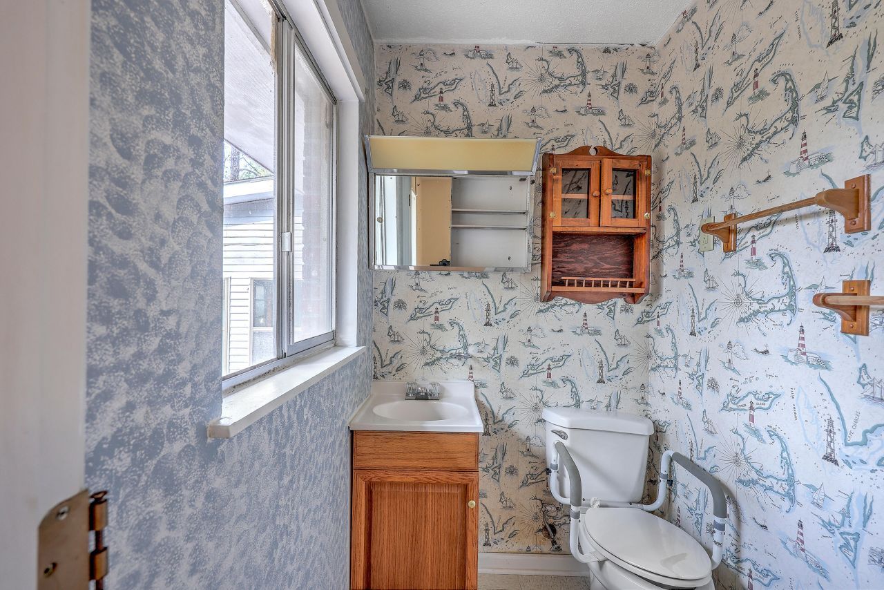 1218 Dennis Boulevard Photo 25