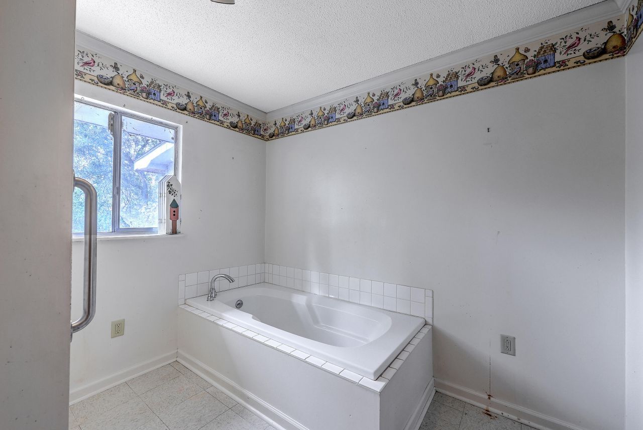 1218 Dennis Boulevard Photo 29