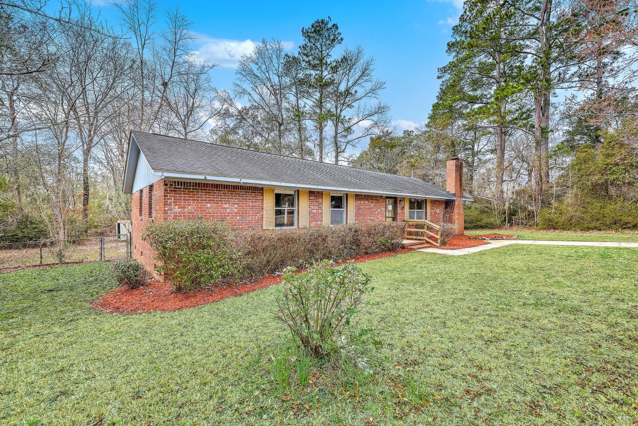 1218 Dennis Boulevard Photo 4