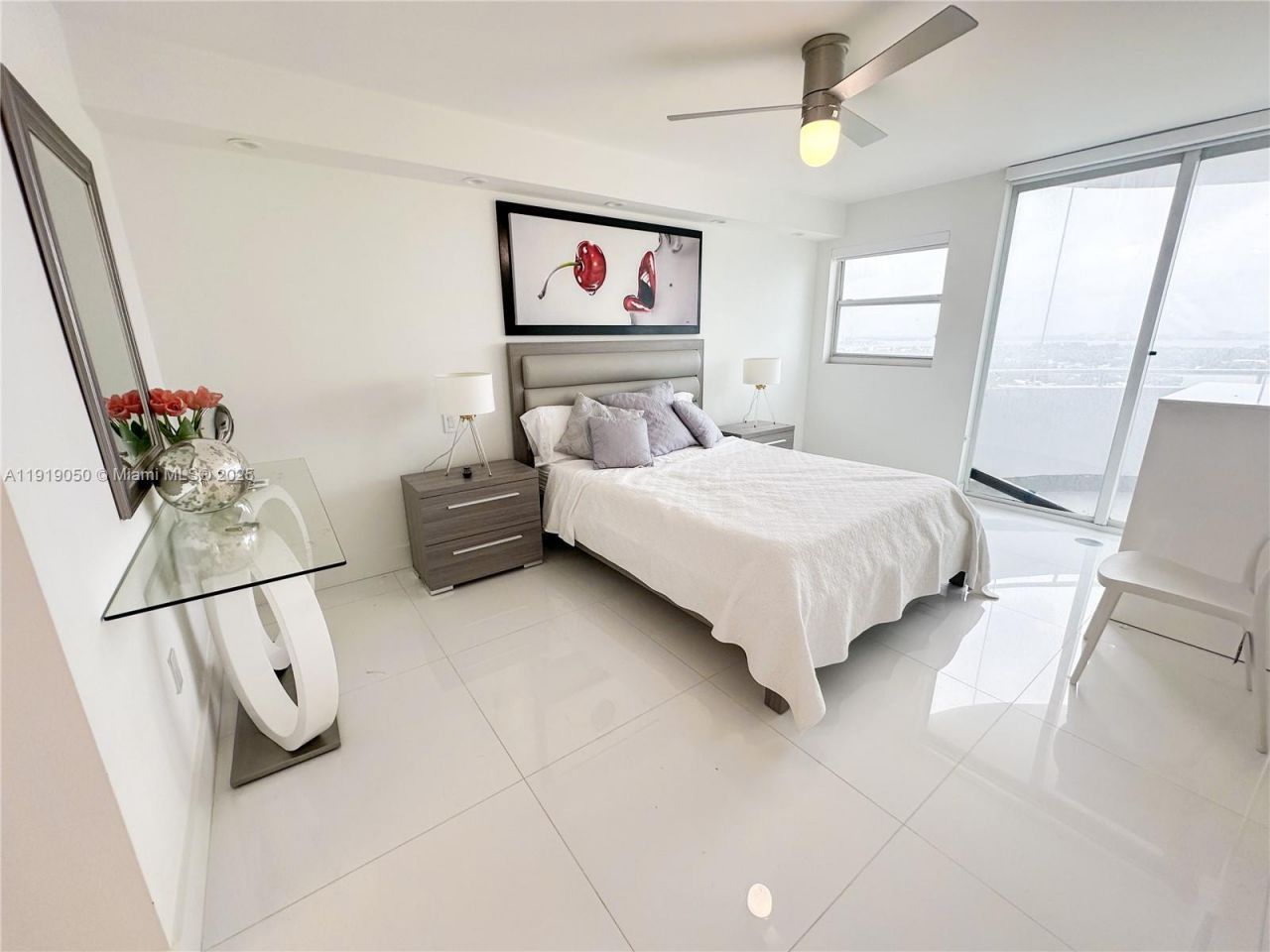 6301 Collins Ave, Unit 2707, Miami Beach, FL 33141 Photo