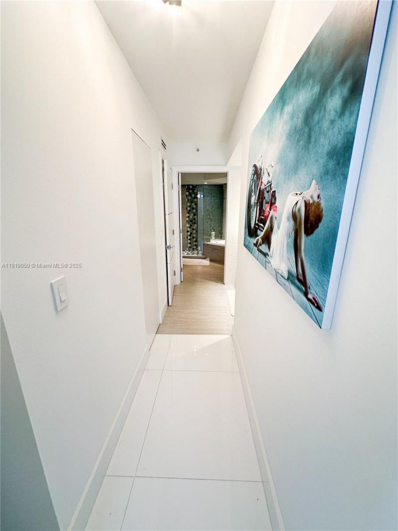 6301 Collins Ave, Unit 2707, Miami Beach, FL 33141 Photo