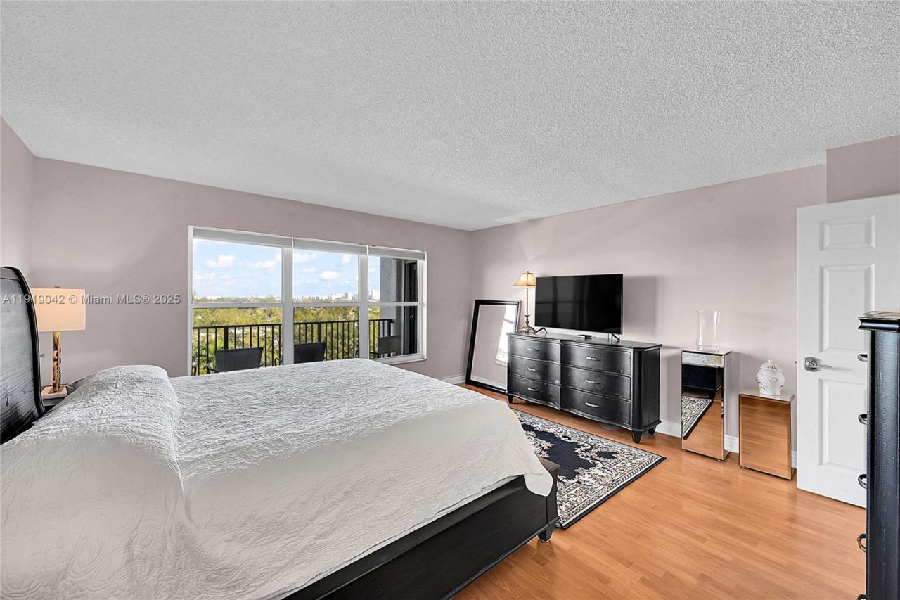 3200 N Port Royale Dr N, Unit 1009, Fort Lauderdale, FL 33308 Photo