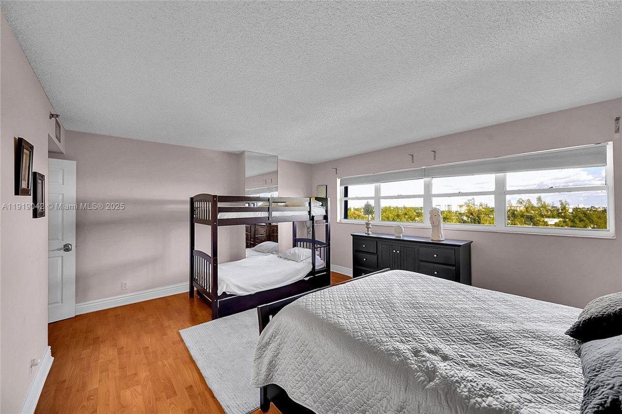 3200 N Port Royale Dr N, Unit 1009, Fort Lauderdale, FL 33308 Photo