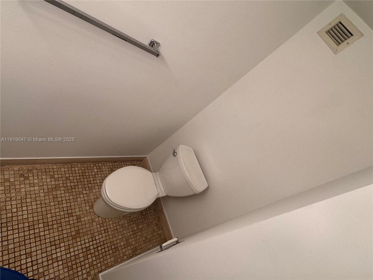 2500 Parkview Dr, Unit 1109, Hallandale Beach, FL 33009 Photo