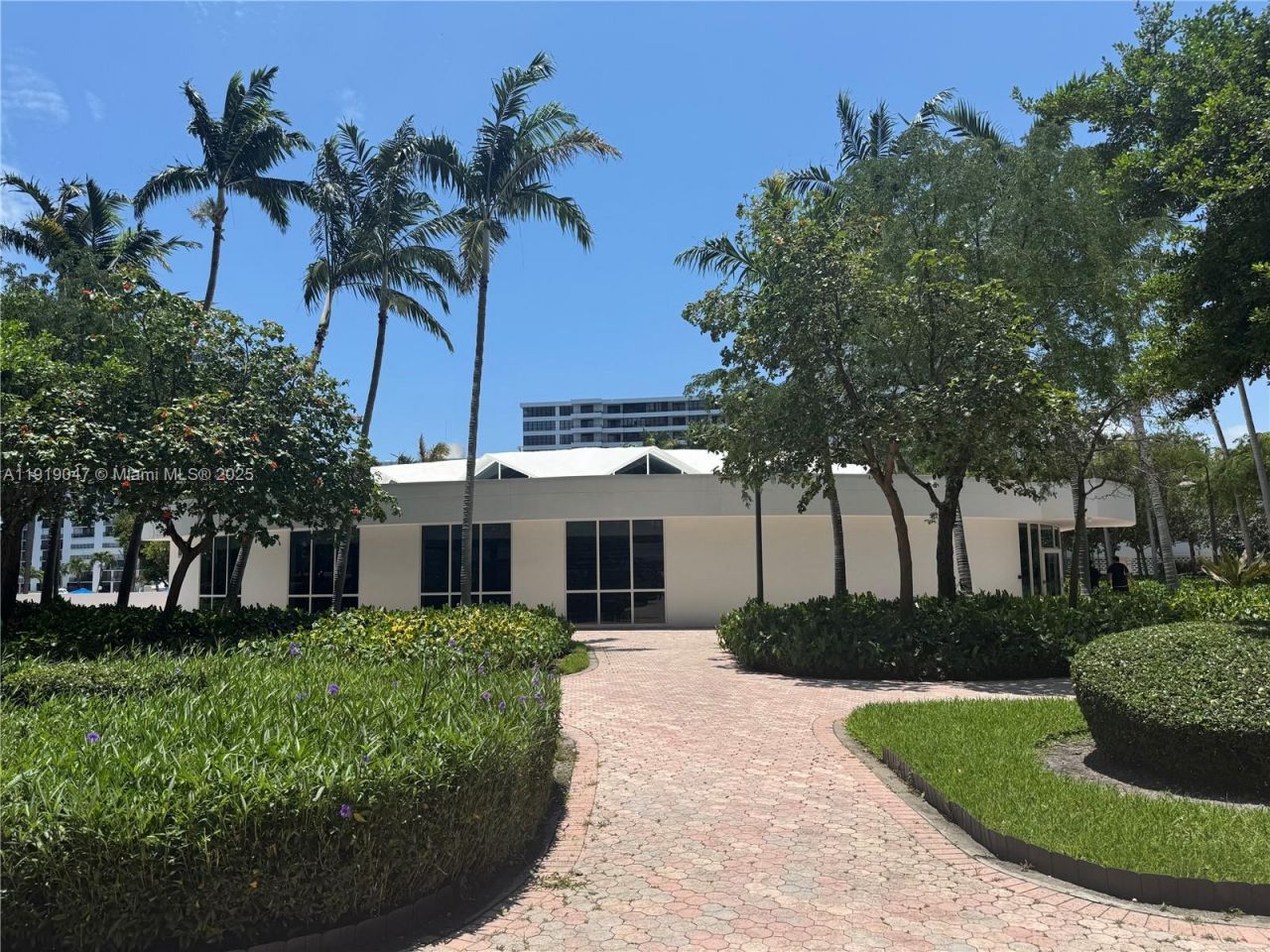 2500 Parkview Dr, Unit 1109, Hallandale Beach, FL 33009 Photo