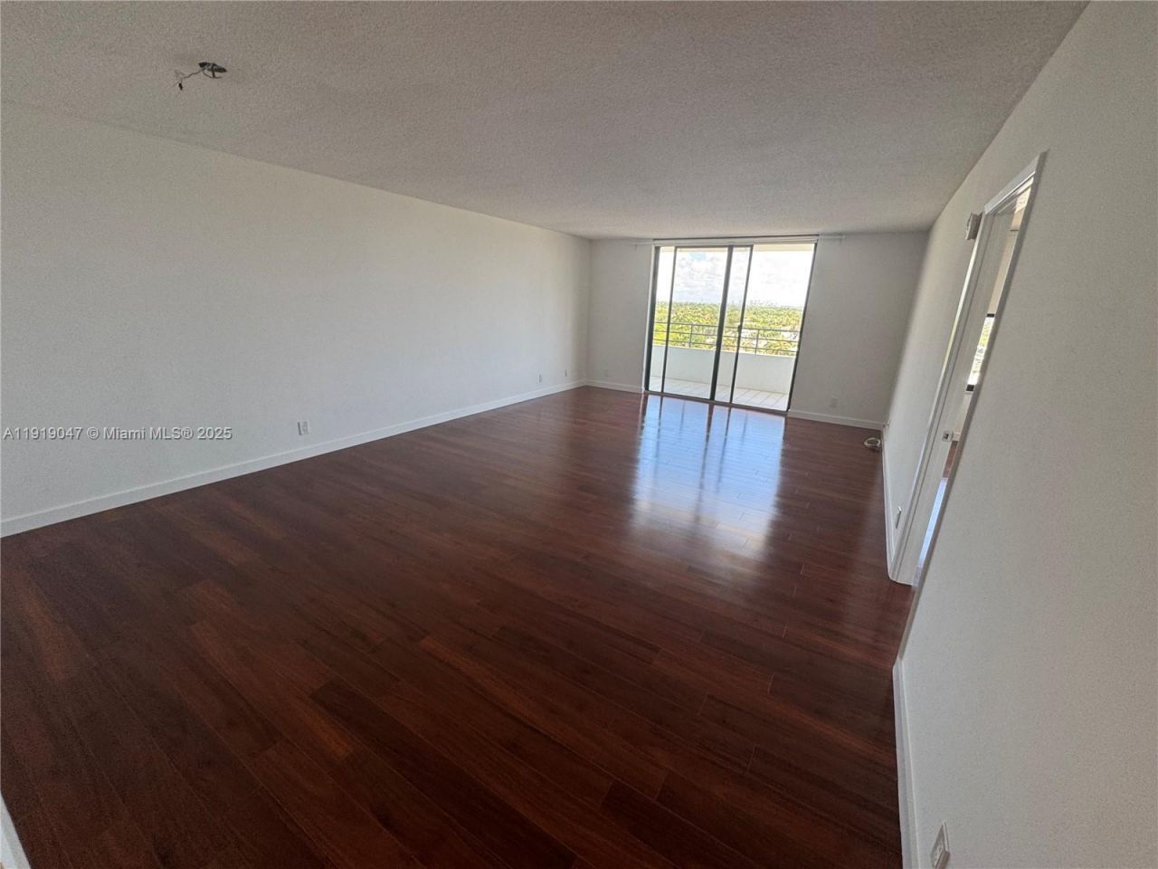 2500 Parkview Dr, Unit 1109, Hallandale Beach, FL 33009 Photo