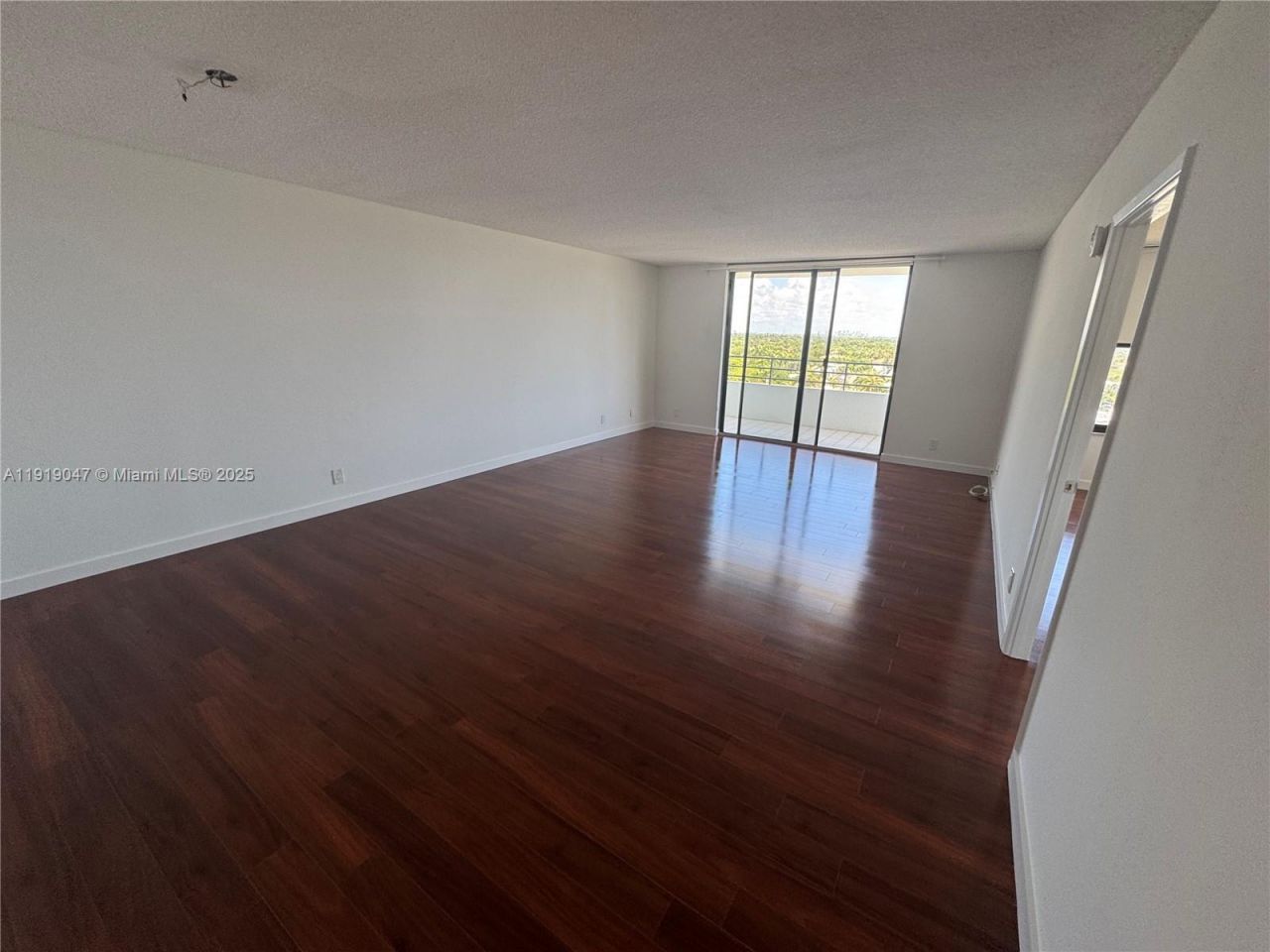 2500 Parkview Dr, Unit 1109, Hallandale Beach, FL 33009 Photo