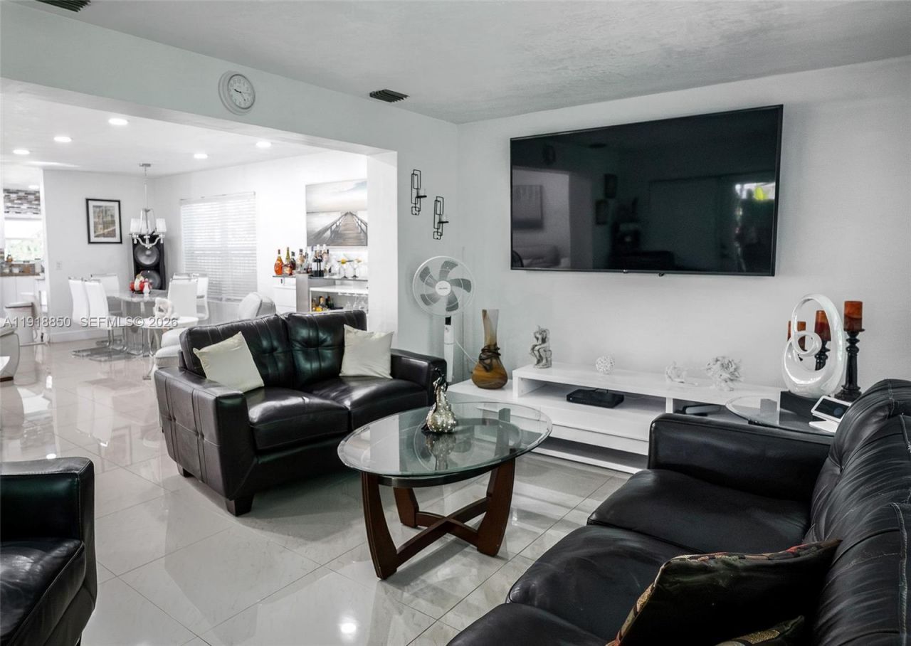 1531 NW 182nd St, Miami Gardens, FL 33169 Photo