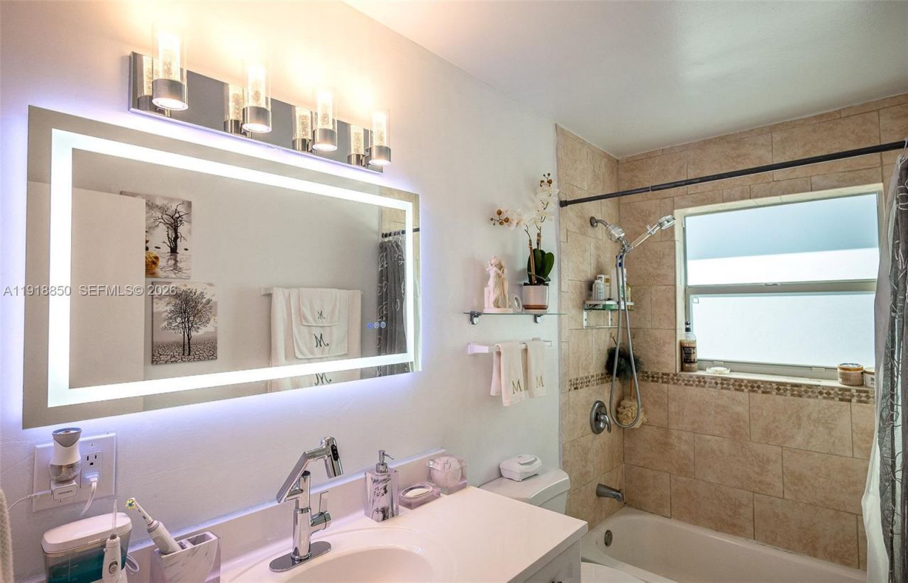 1531 NW 182nd St, Miami Gardens, FL 33169 Photo