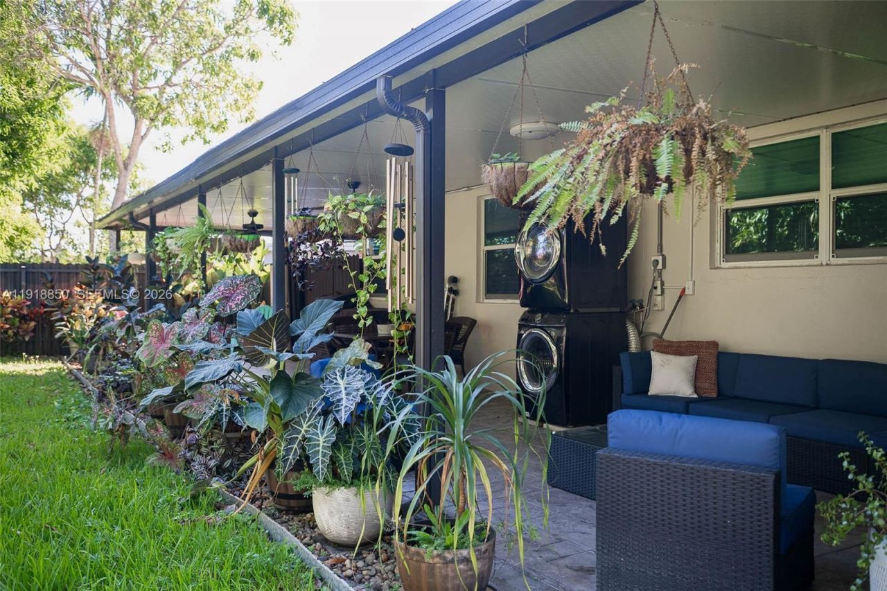 1531 NW 182nd St, Miami Gardens, FL 33169 Photo