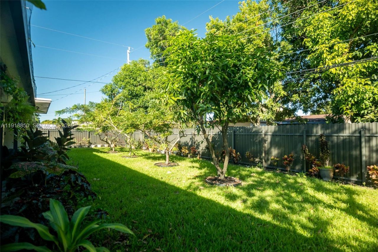 1531 NW 182nd St, Miami Gardens, FL 33169 Photo