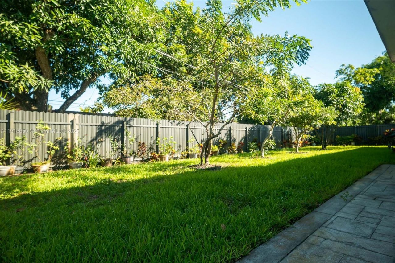 1531 NW 182nd St, Miami Gardens, FL 33169 Photo