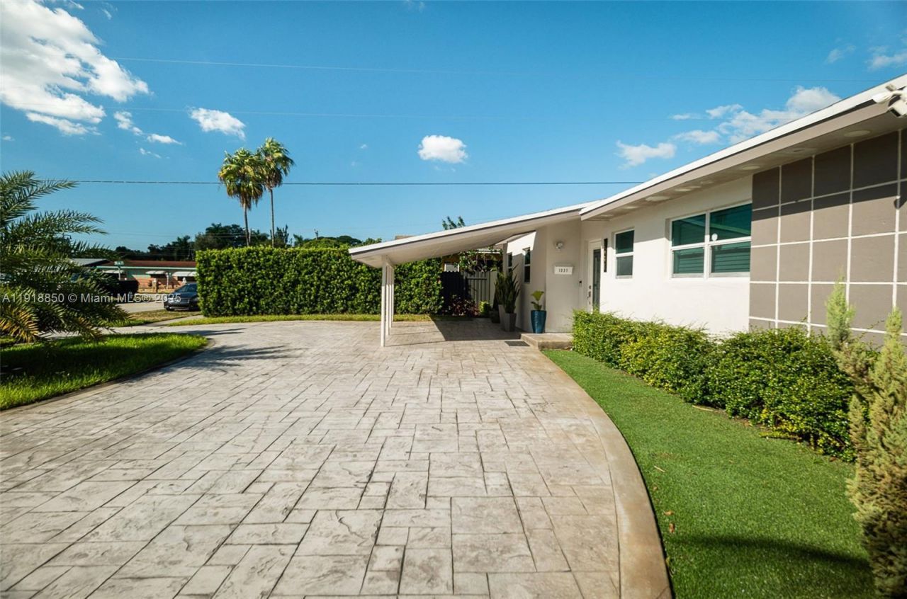 1531 NW 182nd St, Miami Gardens, FL 33169 Photo