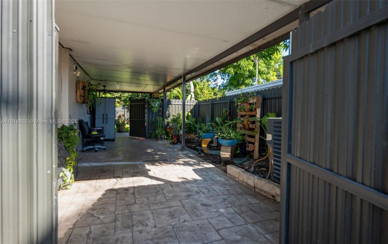 1531 NW 182nd St, Miami Gardens, FL 33169 Photo