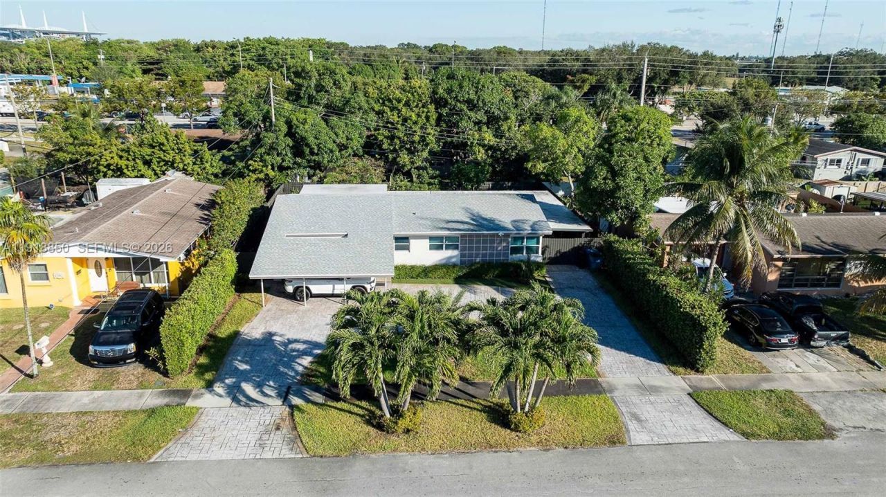 1531 NW 182nd St, Miami Gardens, FL 33169 Photo