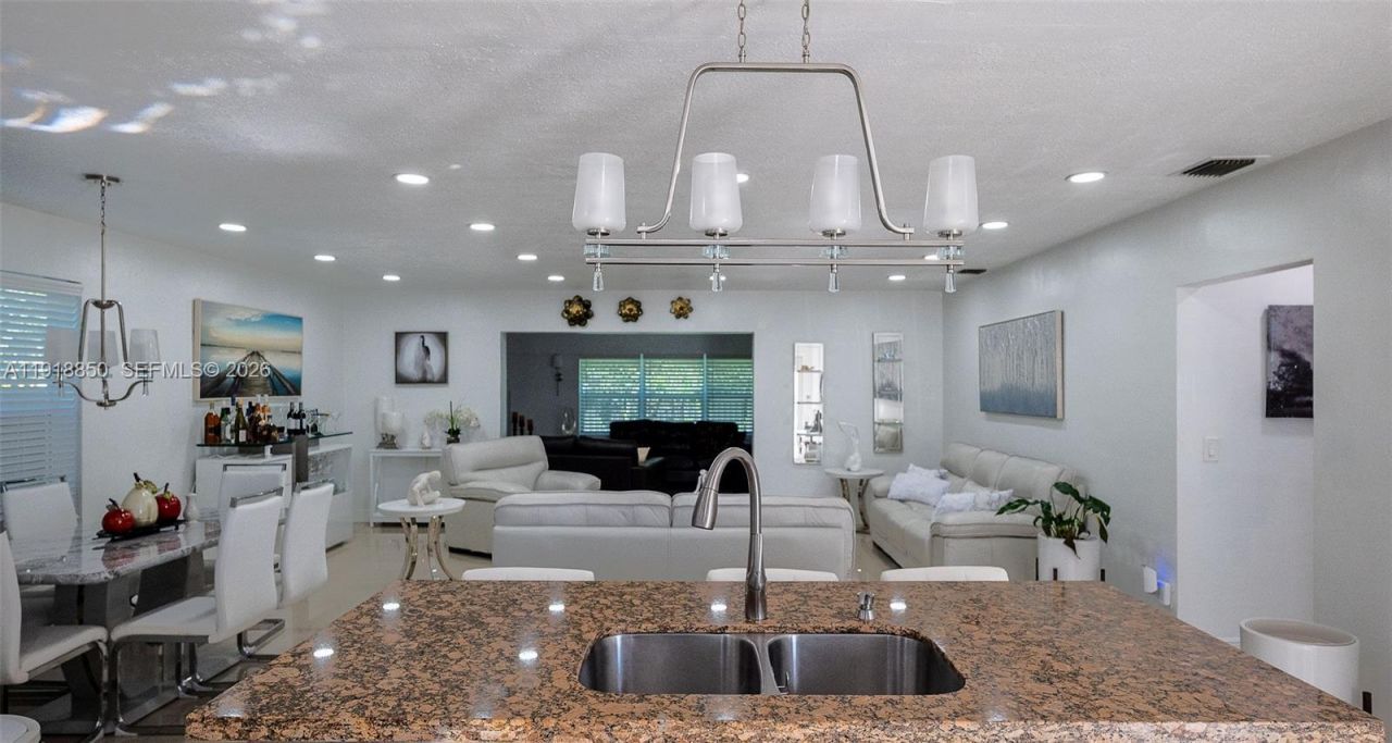 1531 NW 182nd St, Miami Gardens, FL 33169 Photo