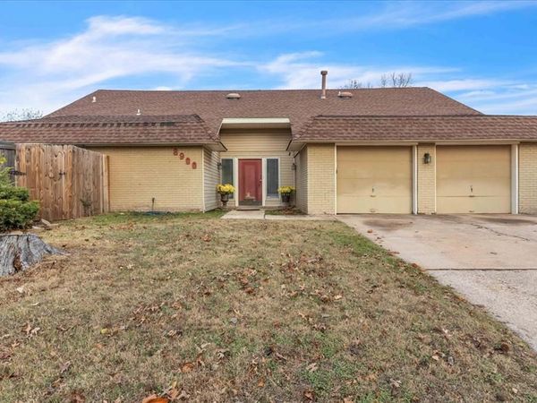 8900 Lansbrook Lane, Oklahoma City, OK 73132